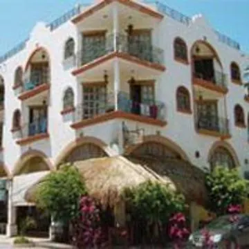 El Patio Hotel 3*